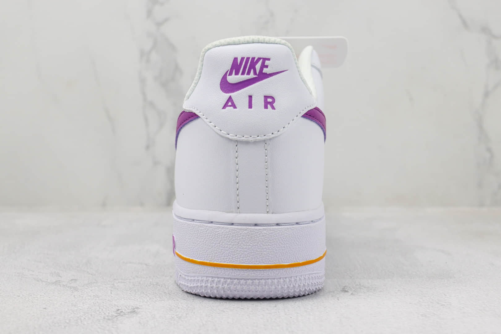 耐克Nike Air Force 1 Low纯原版本空军一号低帮AF1白紫浮雕印花板鞋 莆田天花板AF1系列 货号：FJ4209-100