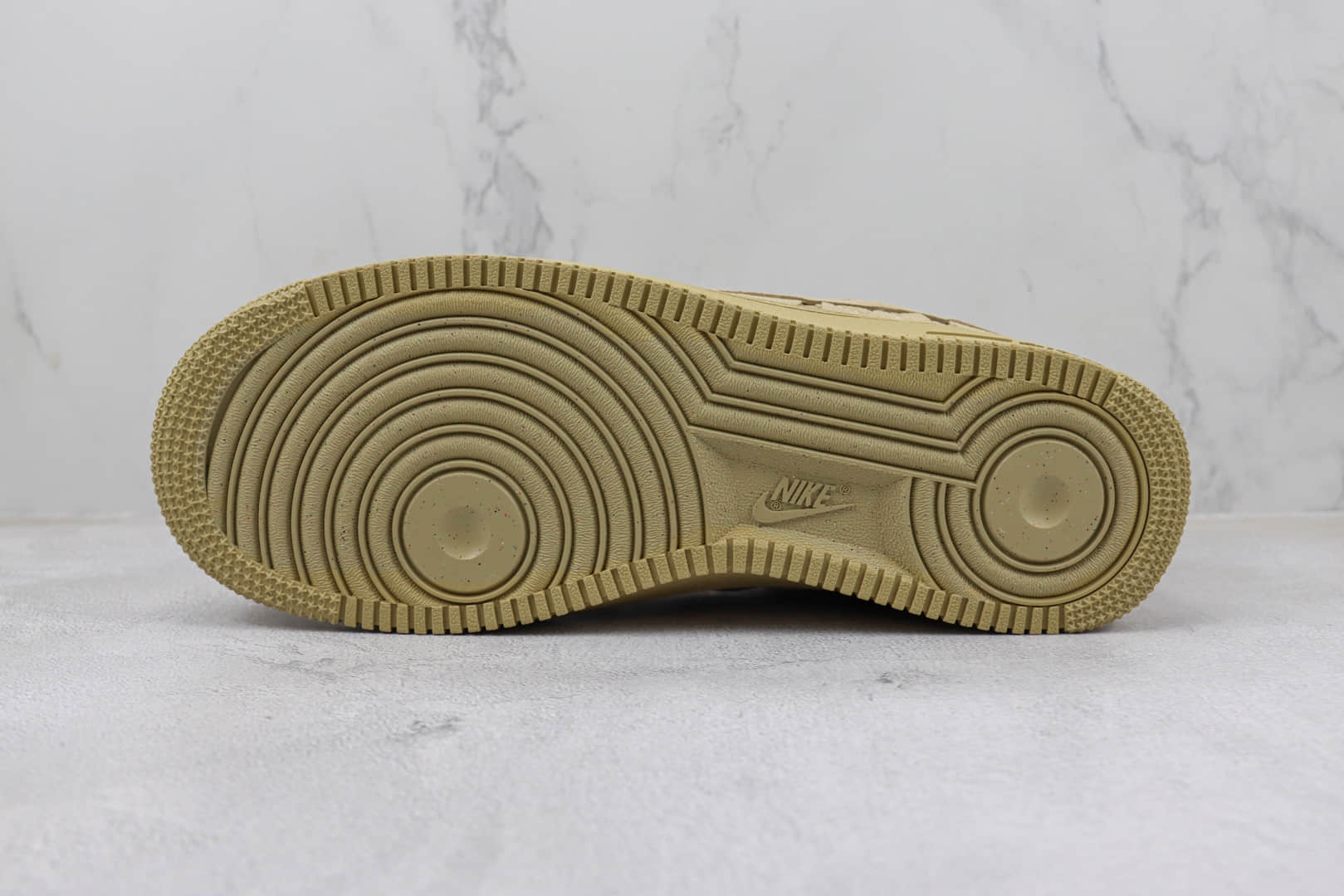 耐克Billie Eillish x Nike Air Force 1 Low纯原版本碧梨联名空军一号不规则剪裁板鞋 莆田天花板AF1系列 货号：DQ4137-200