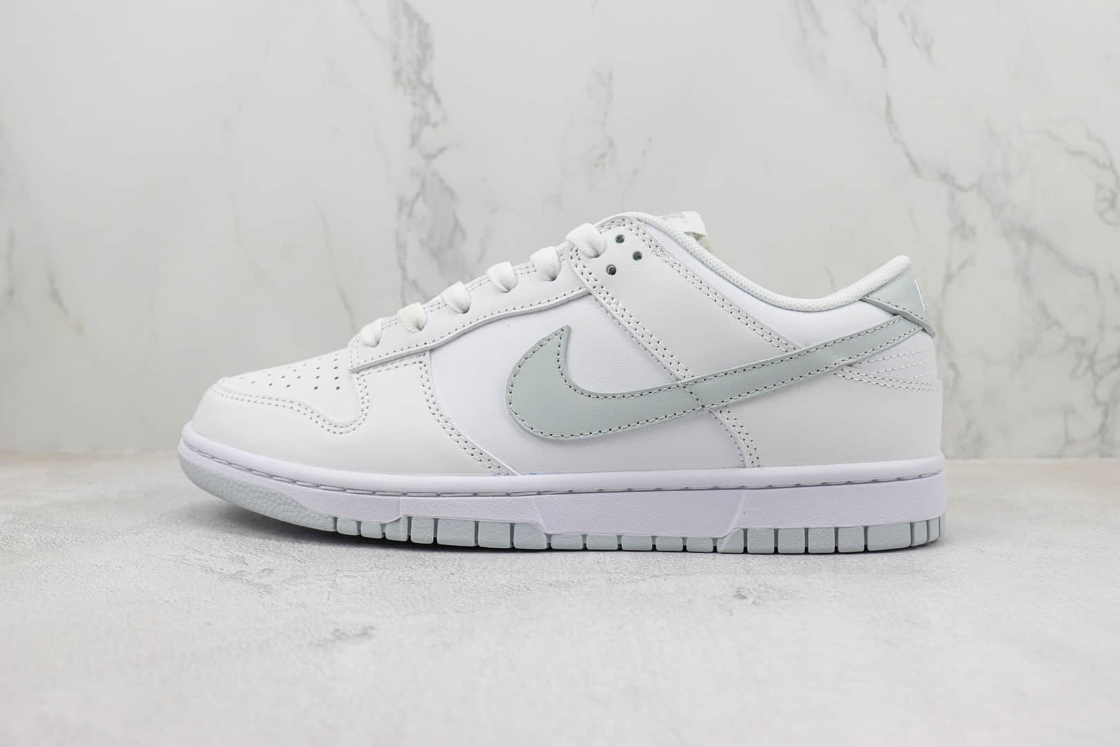 耐克Nike Dunk Low纯原版本低帮Dunk白灰色板鞋 莆田耐克工厂 货号：DV0831-101