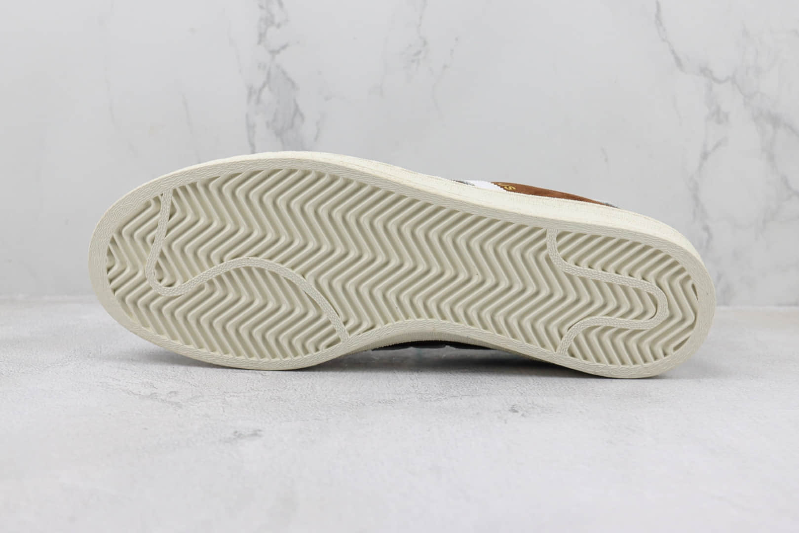 阿迪达斯BAPE x adidas Campus 80s纯原版本联名款三叶草深棕色星星板鞋 莆田阿迪达斯货源 货号：IF3379