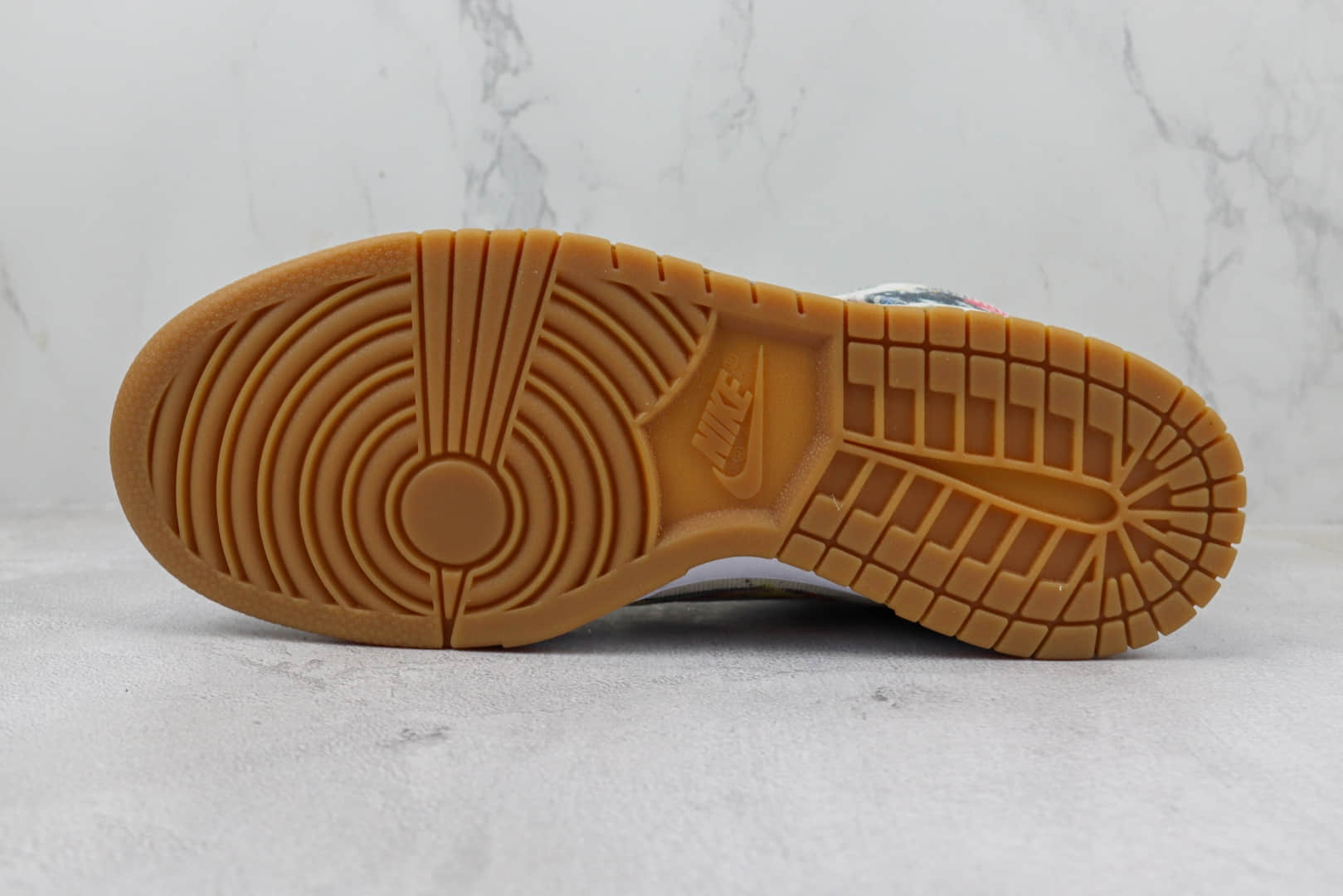 耐克Supreme x Nike Dunk SB High “Rammellzee”纯原版本高帮SB Dunk联名Supreme涂鸦印花休闲板鞋 莆田耐克工厂 货号:FD8779-100