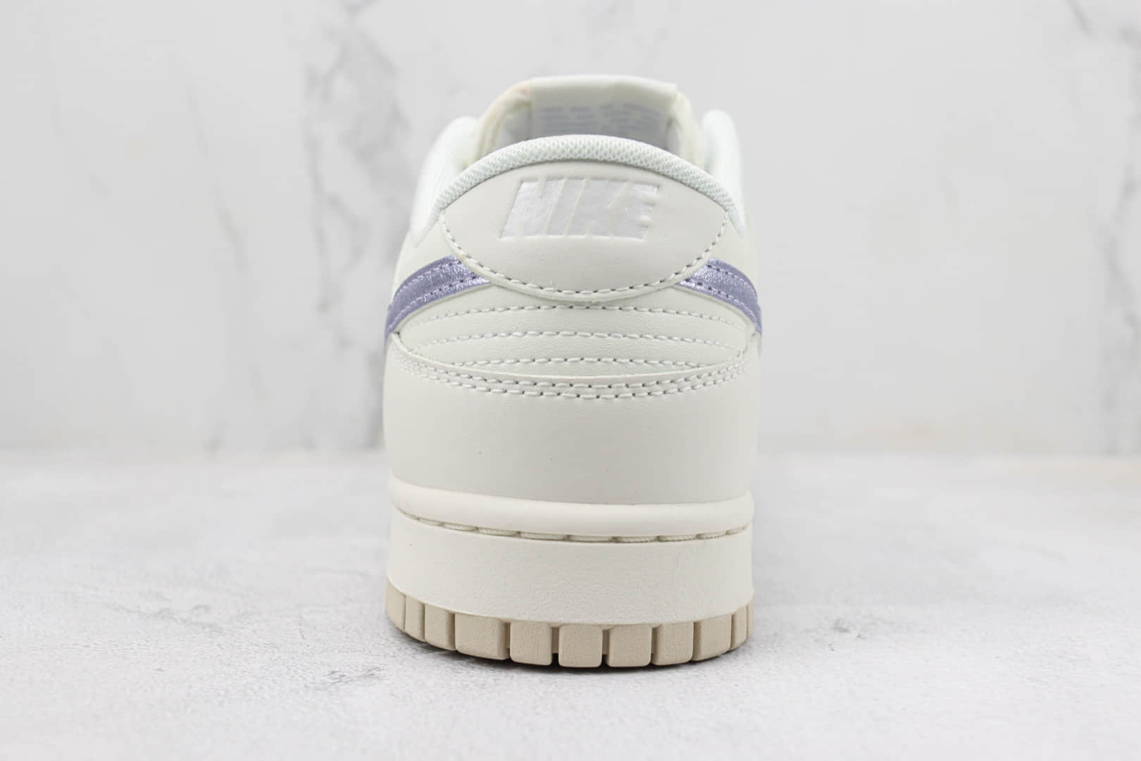 耐克Nike SB Dunk Low纯原版本低帮SB Dunk米白紫色板鞋 莆田耐克货源 货号：DX5930-100