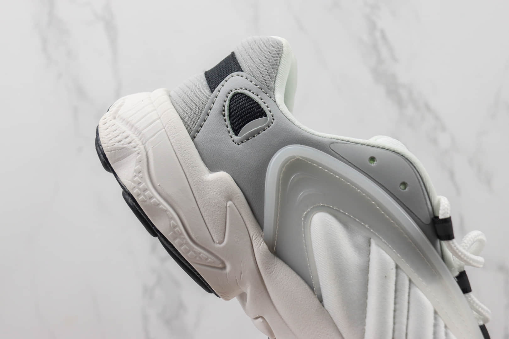 阿迪达斯adidas Originals Oztral纯原版本三叶草OZ系列灰白色老爹鞋 莆田阿迪达斯货源 货号:HQ6765