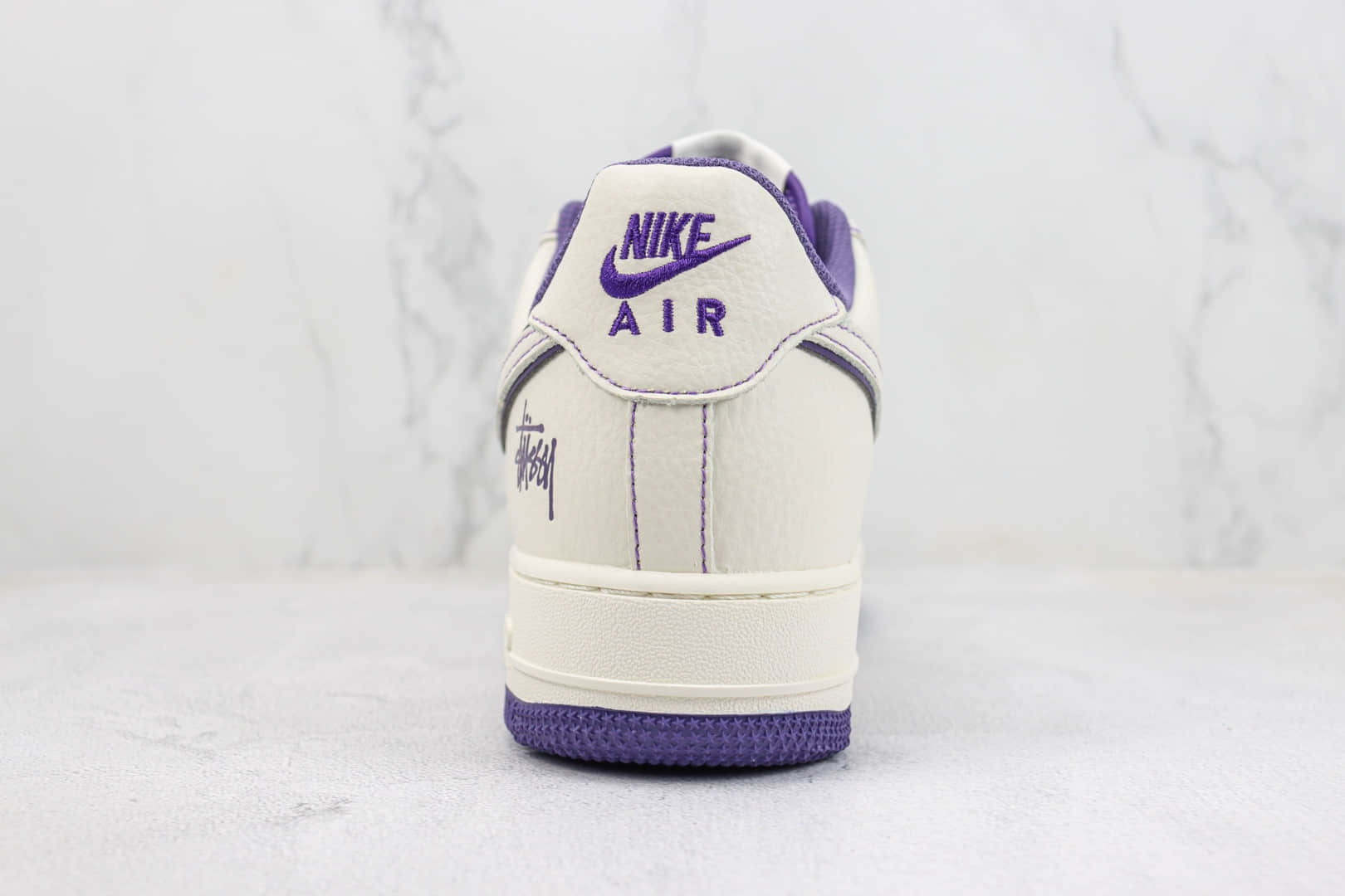 耐克Nike Air Force 1 Low纯原版本斯图西联名空军一号低帮AF1白紫色板鞋 莆田耐克工厂 货号：UN1635-222