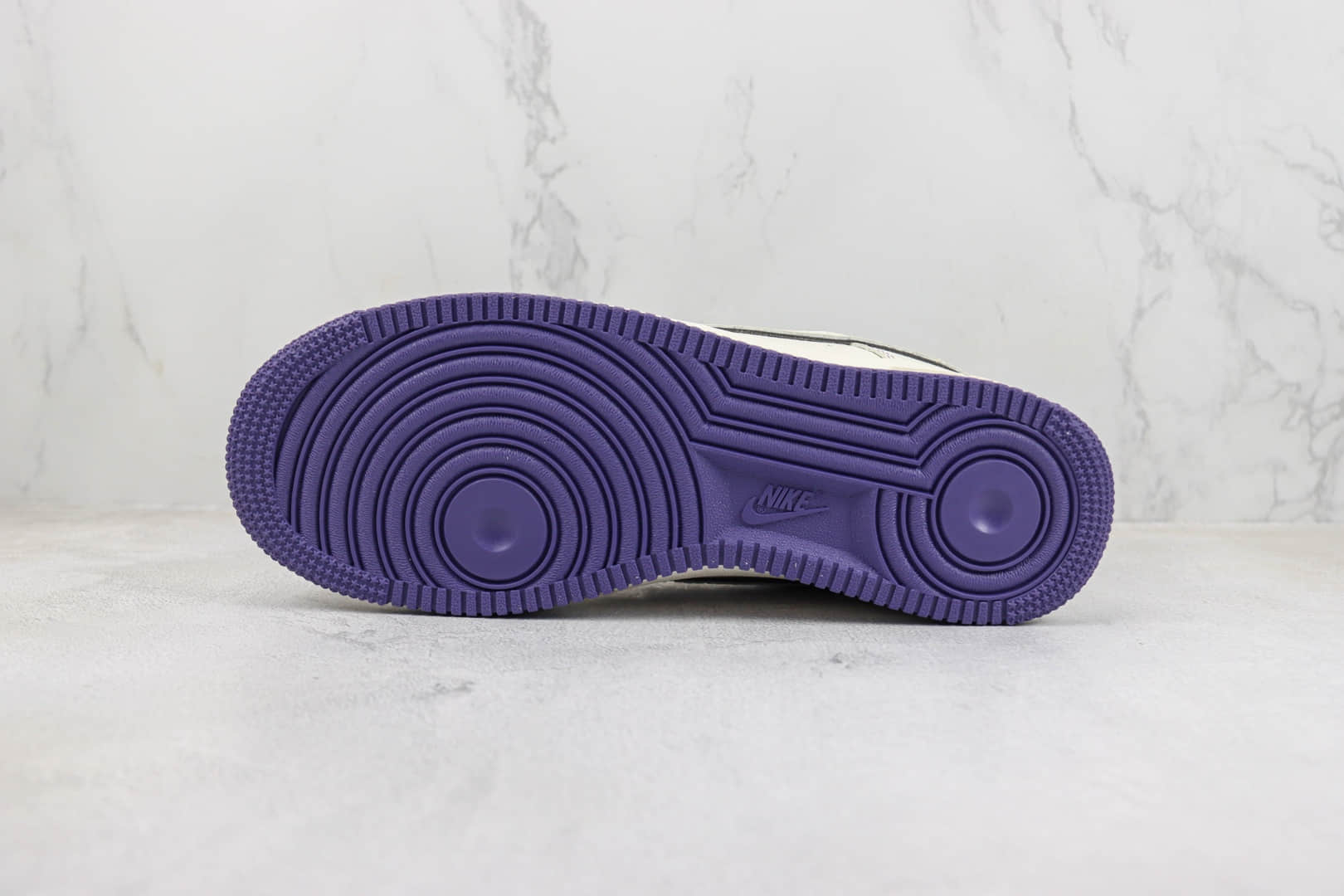 耐克Nike Air Force 1 Low纯原版本斯图西联名空军一号低帮AF1白紫色板鞋 莆田耐克工厂 货号：UN1635-222