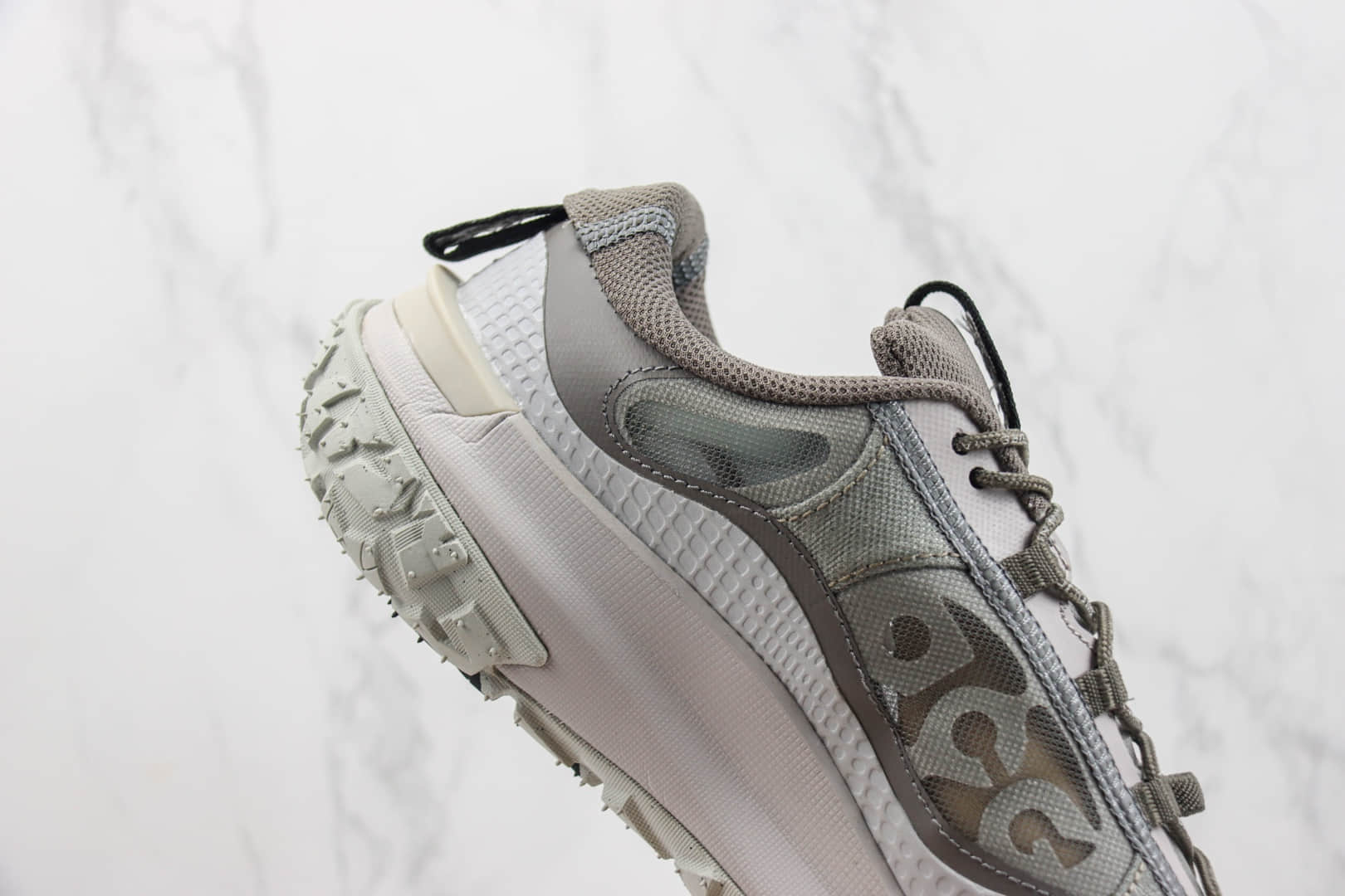 耐克Nike ACG Mountain Fly 2 Low纯原版本山脉2代浅灰色户外登山越野跑鞋 莆田复刻鞋货源 货号：DV7903-003