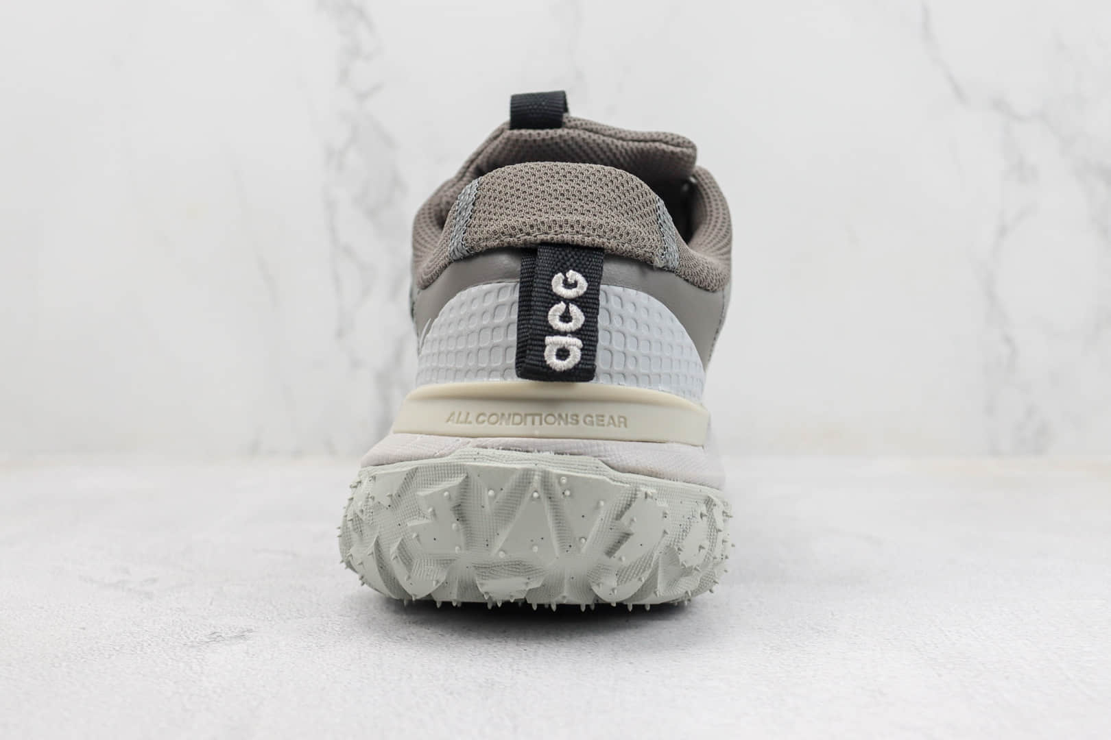 耐克Nike ACG Mountain Fly 2 Low纯原版本山脉2代浅灰色户外登山越野跑鞋 莆田复刻鞋货源 货号：DV7903-003