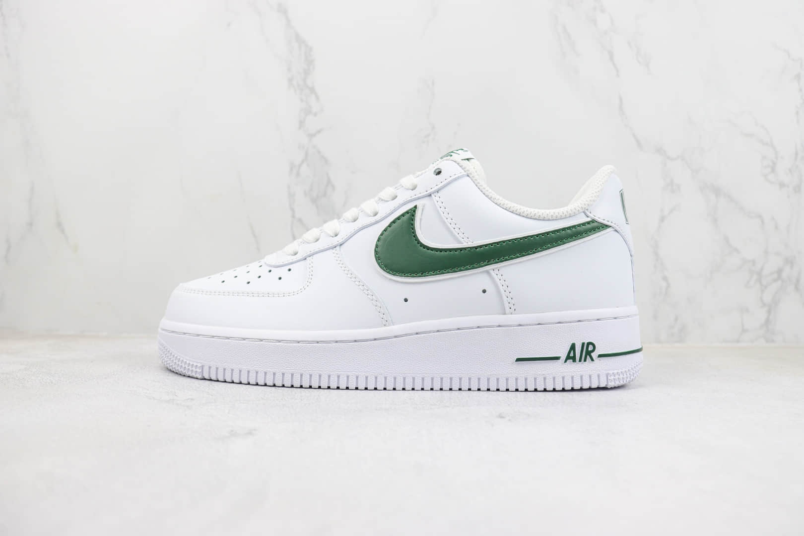 耐克Nike Air Force 1 Low纯原版本空军一号低帮AF1白深绿板鞋 莆田耐克工厂 货号：AO2423-104