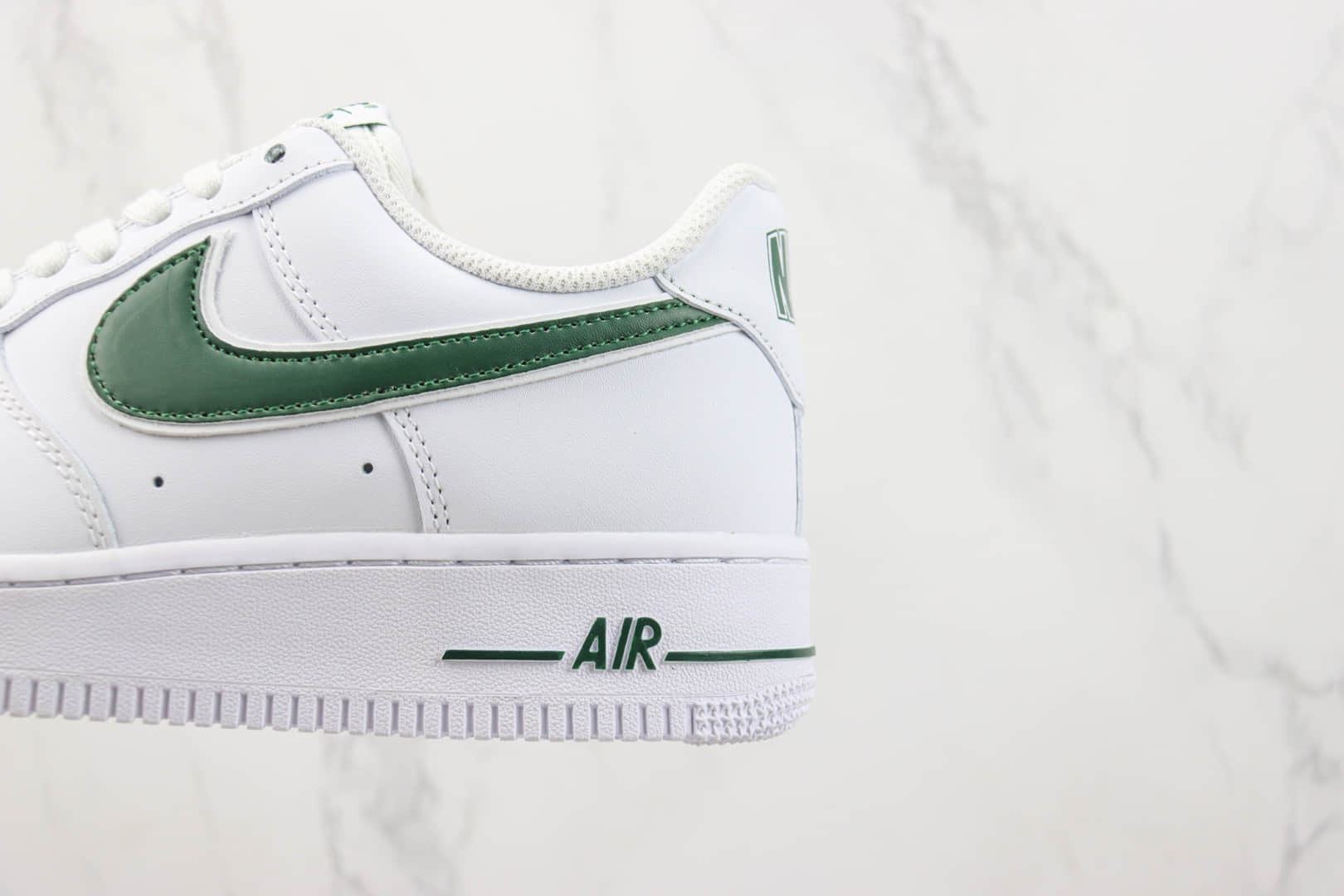 耐克Nike Air Force 1 Low纯原版本空军一号低帮AF1白深绿板鞋 莆田耐克工厂 货号：AO2423-104