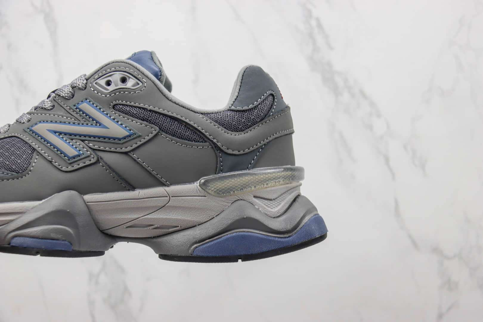 新百伦New Balance 9060纯原版本NB9060灰蓝色复古跑鞋 莆田新百伦货源 货号：U9060ECC