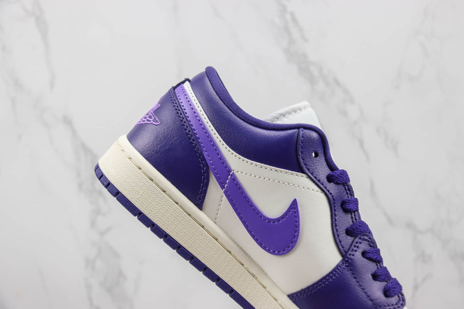 乔丹Air Jordan 1 Low纯原版本低帮AJ1白紫色板鞋 莆田AJ货源 货号：DC0774-502