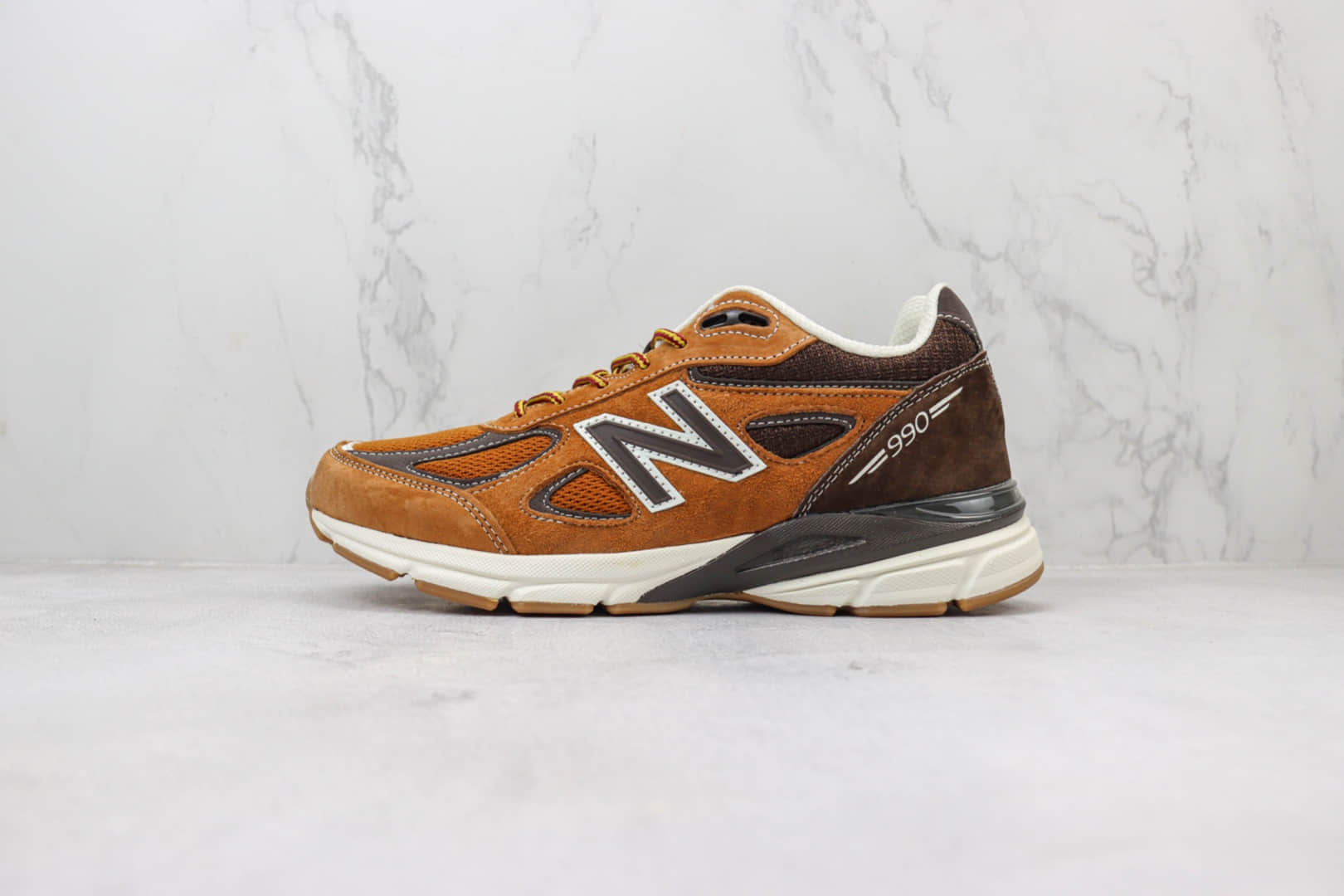 新百伦New Balance 990V4纯原版本NB990V4橘棕色复古跑鞋 莆田新百伦货源 货号：M990LL4