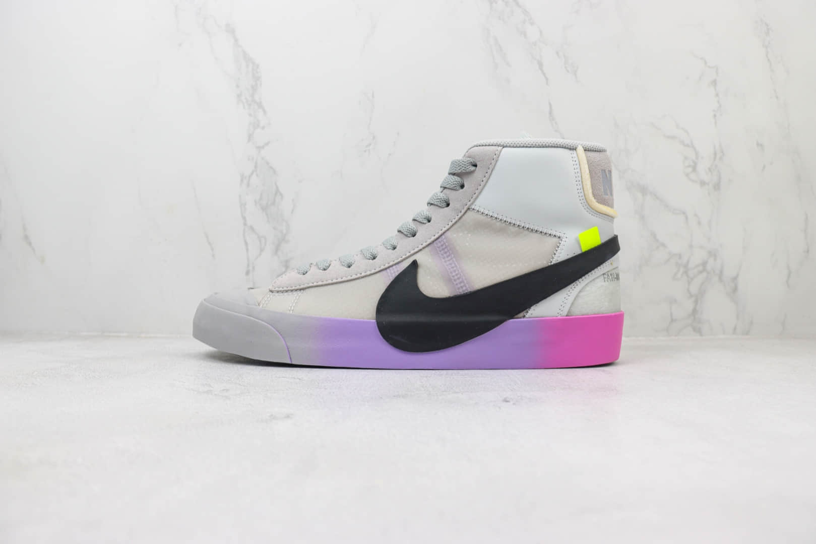 耐克Off-White X Nike Blazer Mid纯原版本中帮开拓者OW联名彩虹色板鞋 莆田耐克货源 货号：AA3832-002