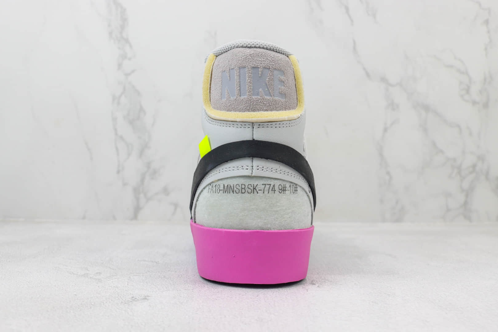 耐克Off-White X Nike Blazer Mid纯原版本中帮开拓者OW联名彩虹色板鞋 莆田耐克货源 货号：AA3832-002