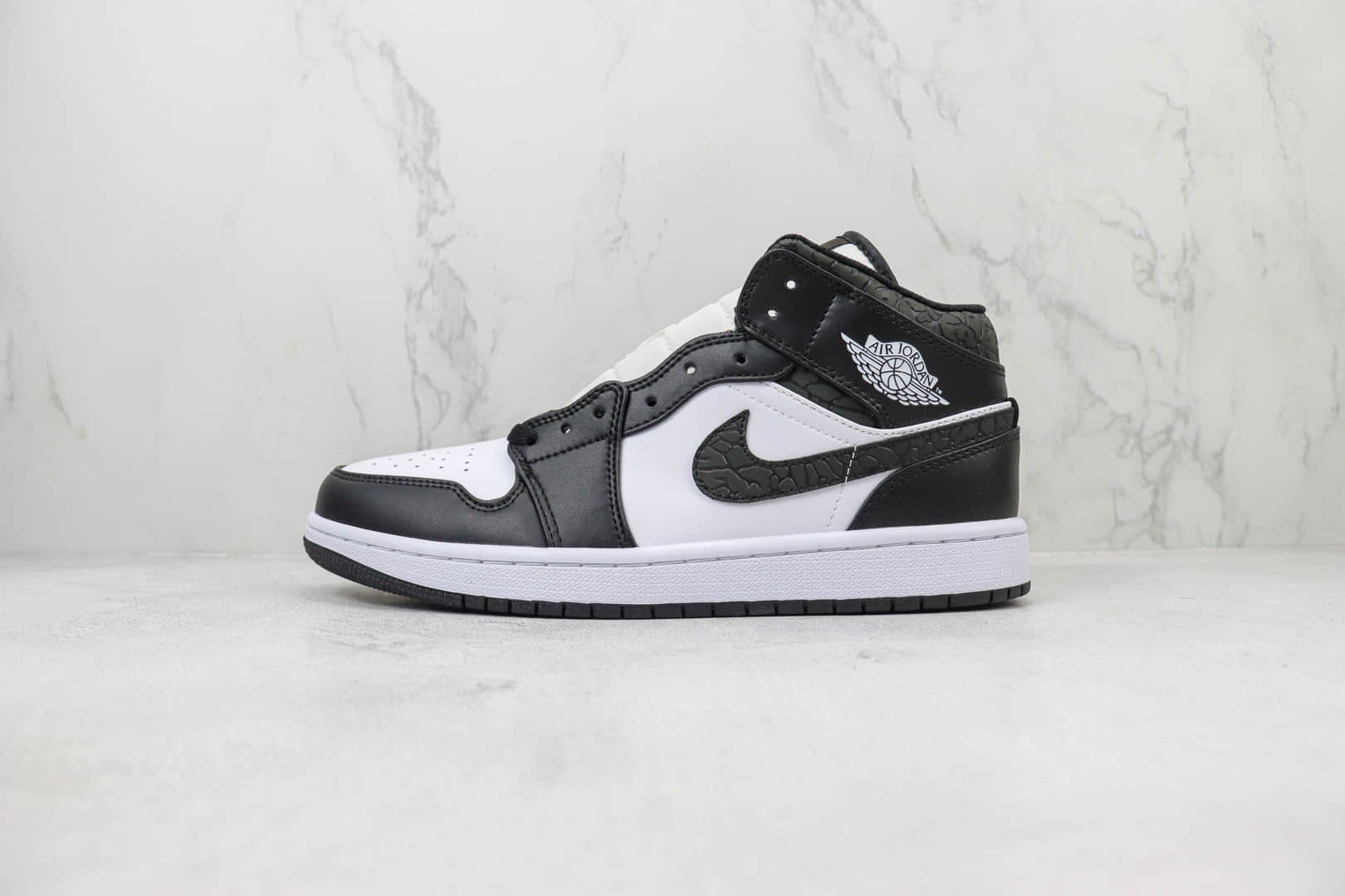 乔丹Air Jordan 1 Mid纯原版本中帮AJ1黑白爆裂纹篮球鞋 莆田AJ货源 货号：FB9911-001