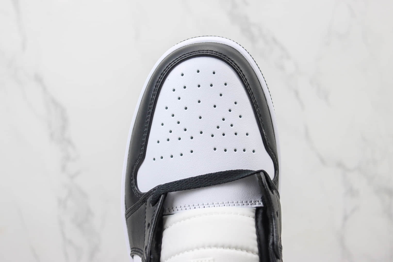 乔丹Air Jordan 1 Mid纯原版本中帮AJ1黑白爆裂纹篮球鞋 莆田AJ货源 货号：FB9911-001