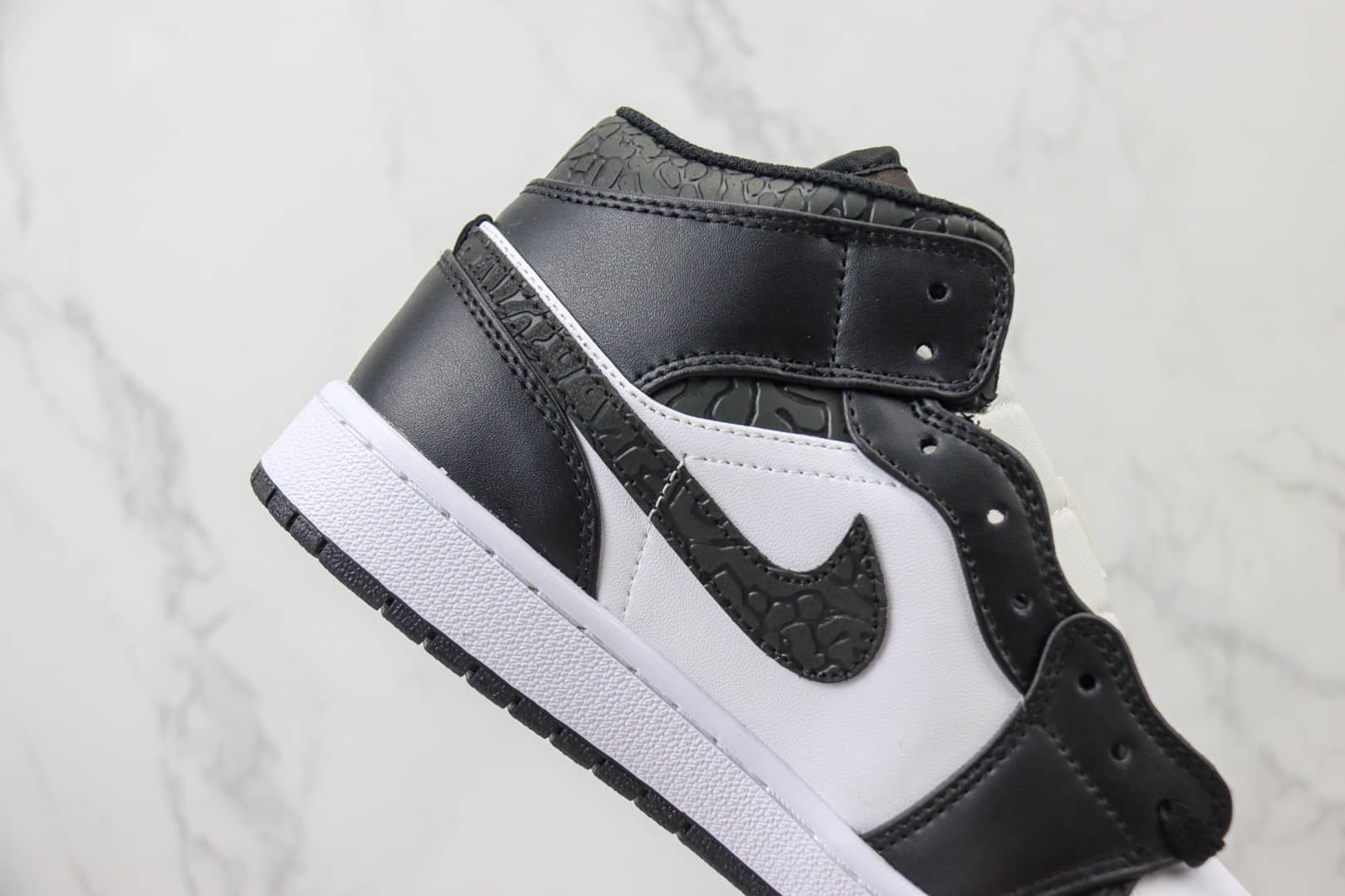 乔丹Air Jordan 1 Mid纯原版本中帮AJ1黑白爆裂纹篮球鞋 莆田AJ货源 货号：FB9911-001