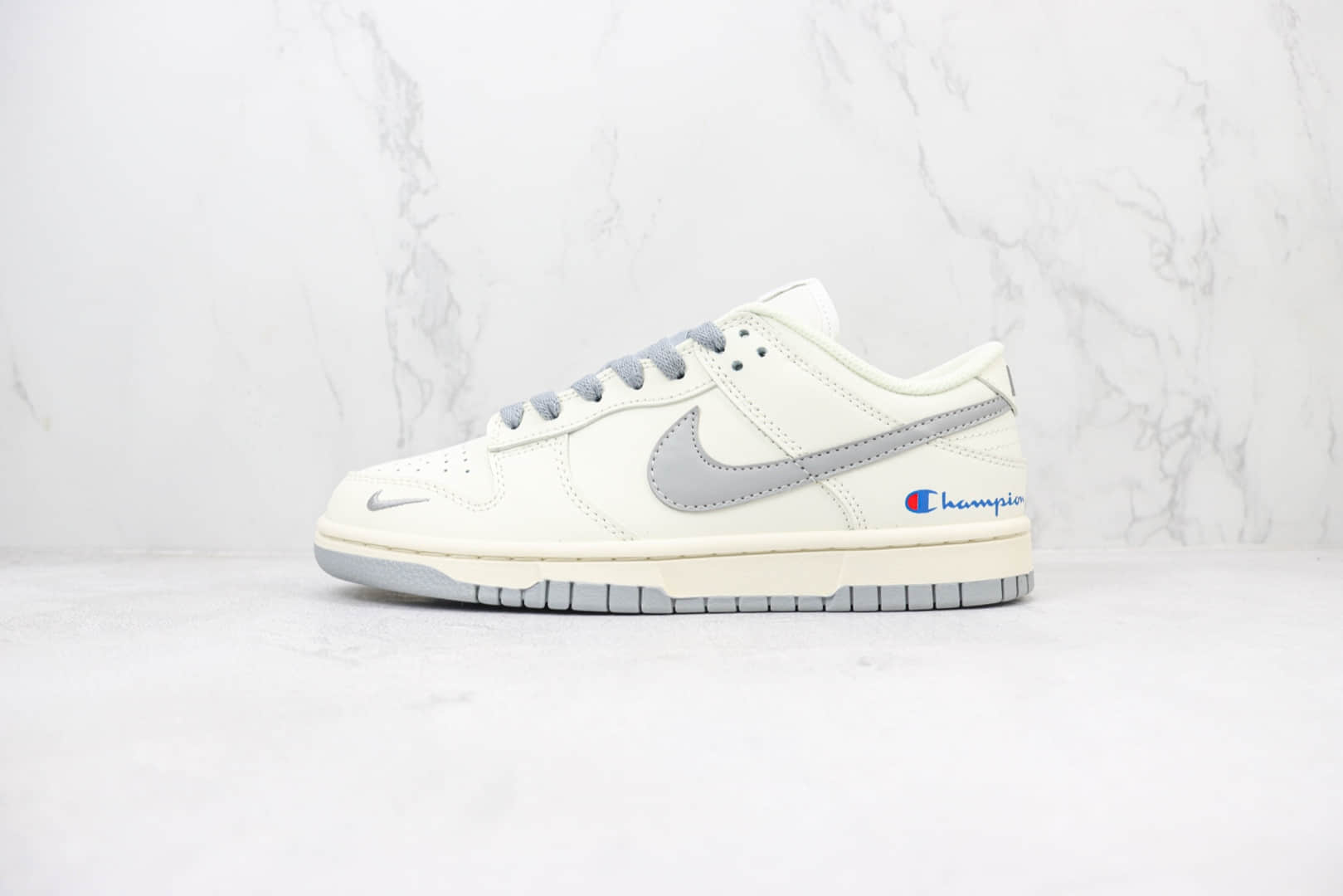 耐克Nike SB Dunk Low x Champion纯原版本低帮SB Dunk冠军联名米白灰板鞋 莆田耐克代理 货号:XH1733-001