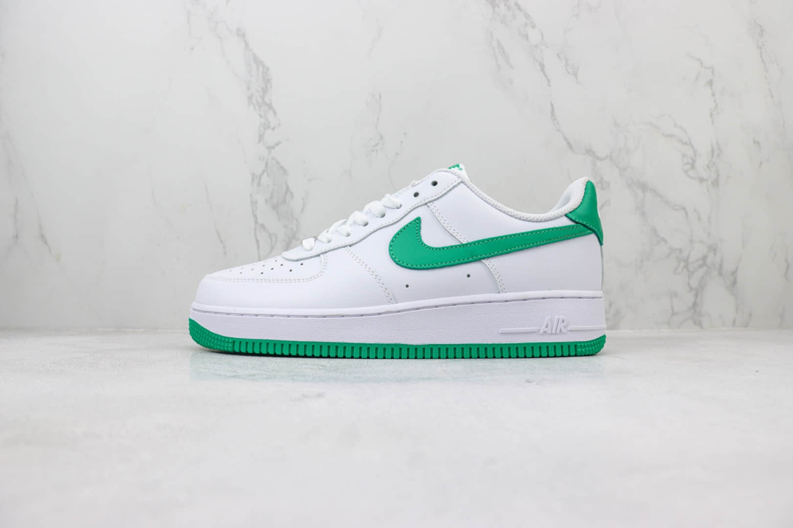 耐克Nike Air Force 1 Low纯原版本空军一号低帮AF1白绿色板鞋 莆田耐克批发 货号:FJ4146-102