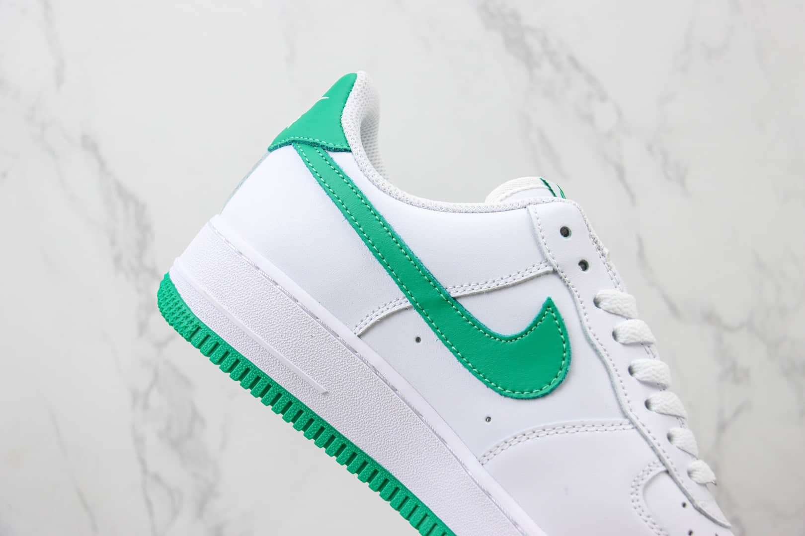 耐克Nike Air Force 1 Low纯原版本空军一号低帮AF1白绿色板鞋 莆田耐克批发 货号:FJ4146-102