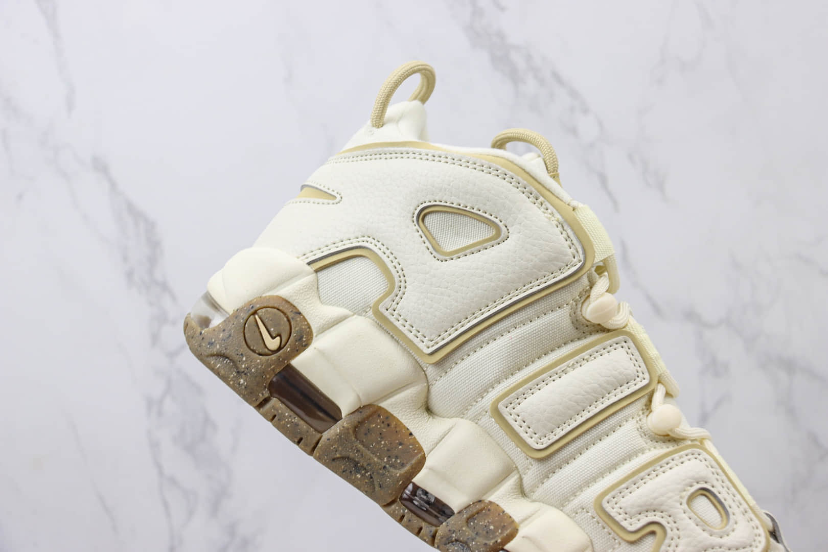 耐克Nike Air More Uptempo纯原版本皮蓬大AIR米色复古篮球鞋 莆田耐克货源 货号:DX1939-100