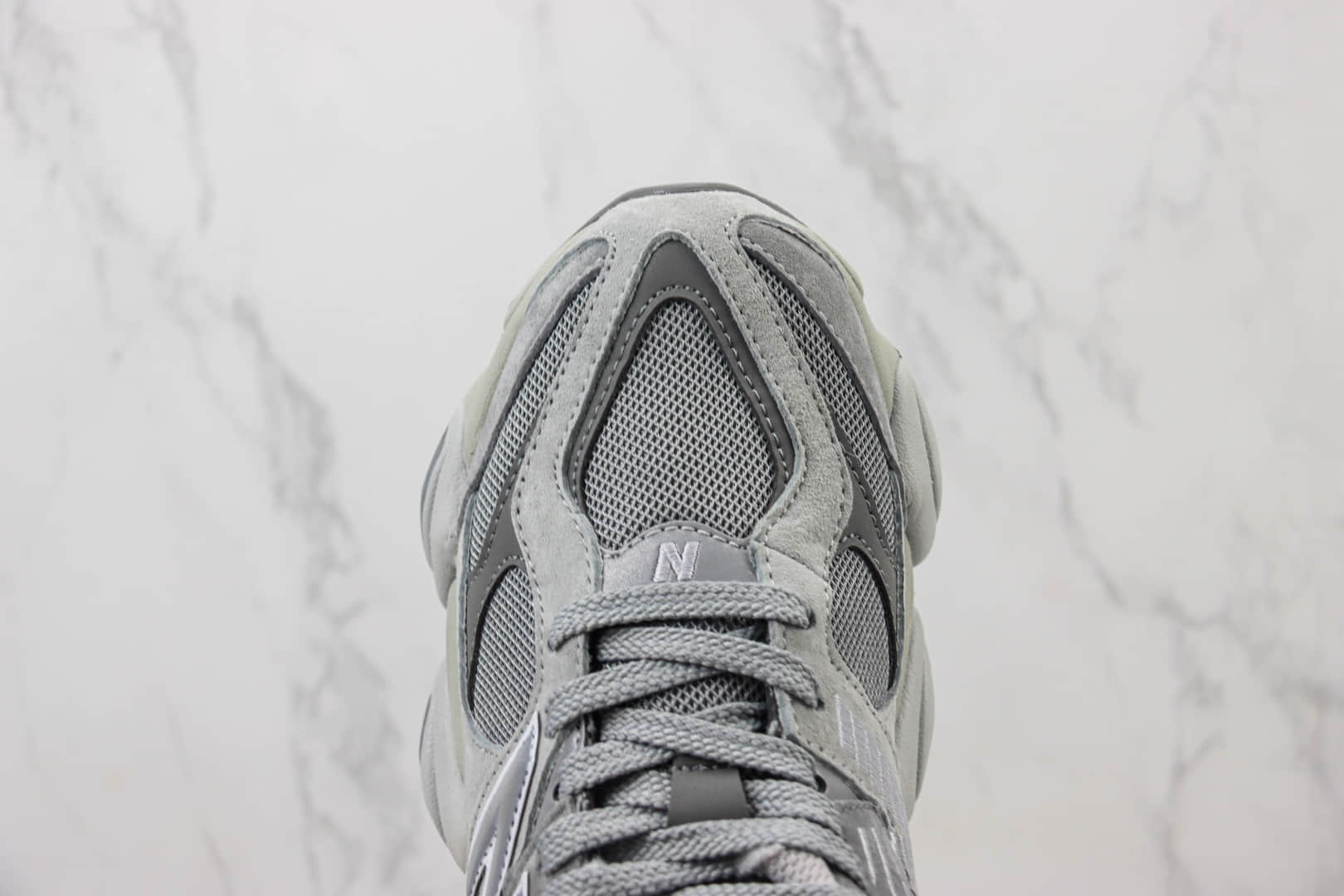 新百伦New Balance 9060纯原版本NB9060灰色复古慢跑鞋 莆田新百伦货源 货号:U9060GG