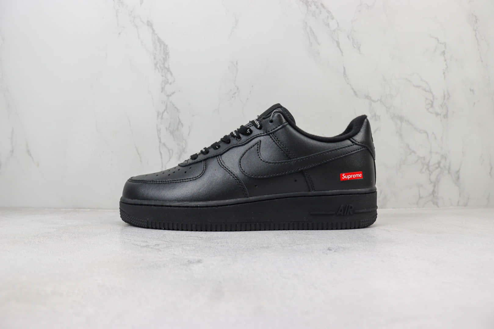 耐克Supreme x Nike Air Force 1 Low纯原版本空军一号低帮AF1联名Supreme纯黑红标板鞋 莆田耐克工厂 货号:CU9225-001