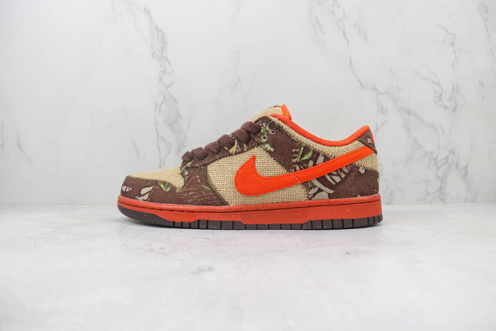 耐克Reese Forbes x Nike SB Dunk Low纯原版本低帮SB Dunk林地迷彩印花棕橙色板鞋 莆田耐克工厂 货号:304292-281