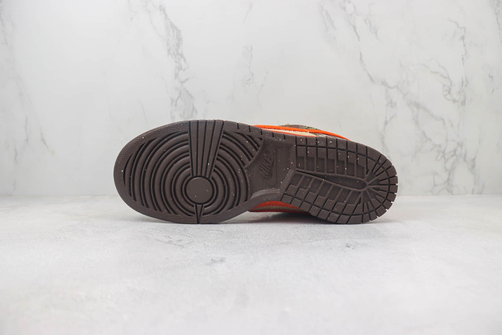 耐克Reese Forbes x Nike SB Dunk Low纯原版本低帮SB Dunk林地迷彩印花棕橙色板鞋 莆田耐克工厂 货号:304292-281