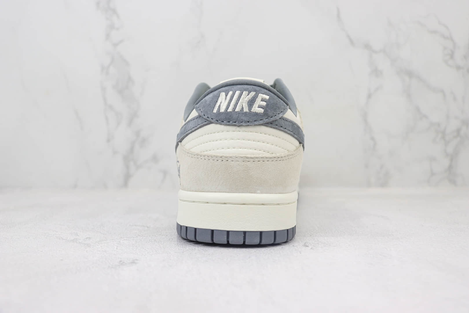 耐克Stussy x Nike SB Dunk Low纯原版本斯图西联名SB Dunk白灰色板鞋 莆田耐克货源 货号:FC1688-154