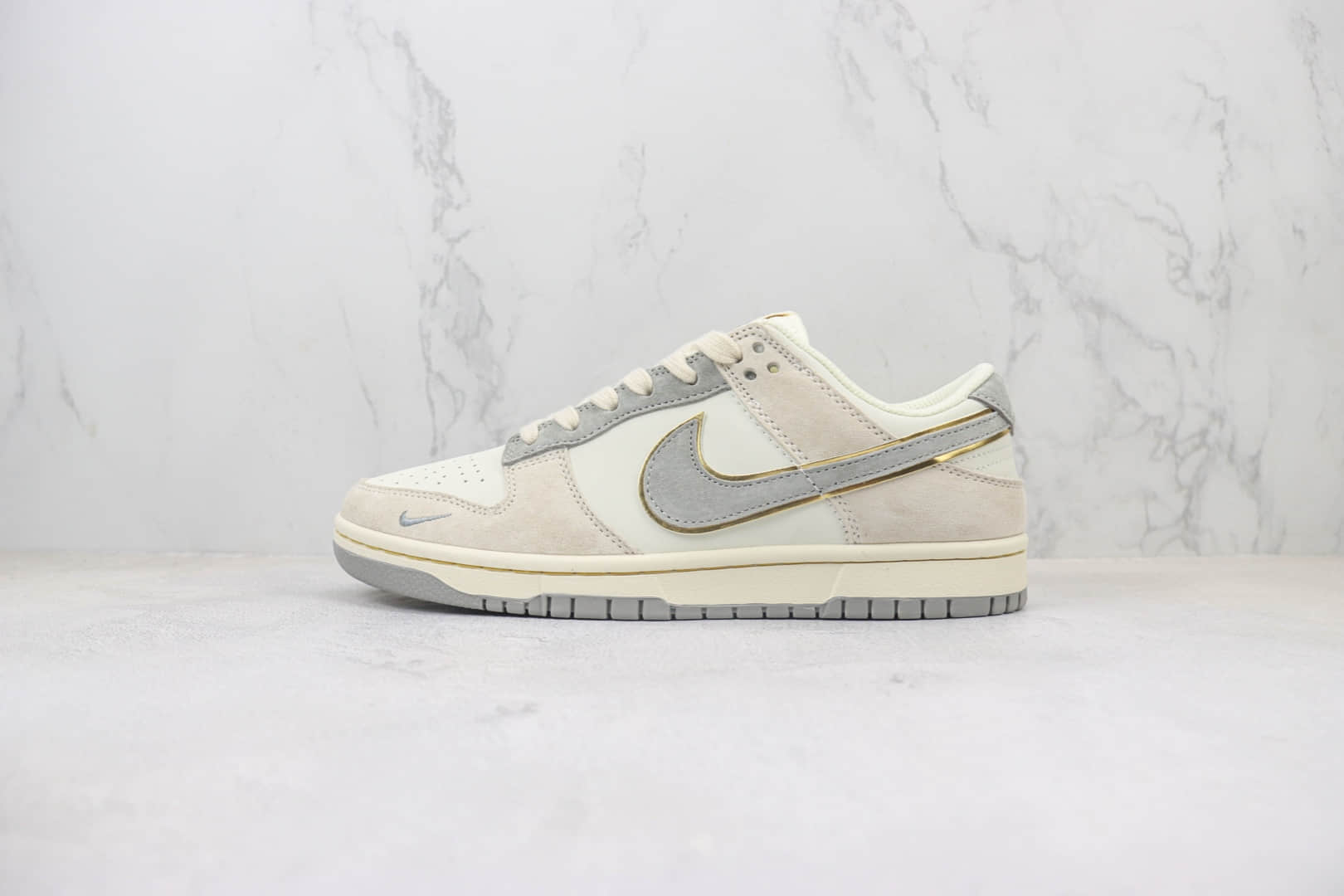耐克Nike SB Dunk Low纯原版本低帮SB Dunk米灰色麂皮板鞋 莆田耐克工厂 货号:JH8037-924