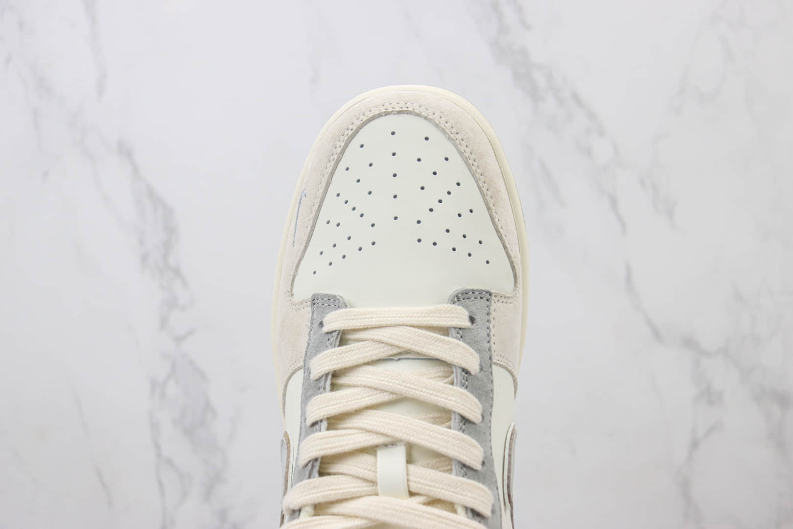 耐克Nike SB Dunk Low纯原版本低帮SB Dunk米灰色麂皮板鞋 莆田耐克工厂 货号:JH8037-924