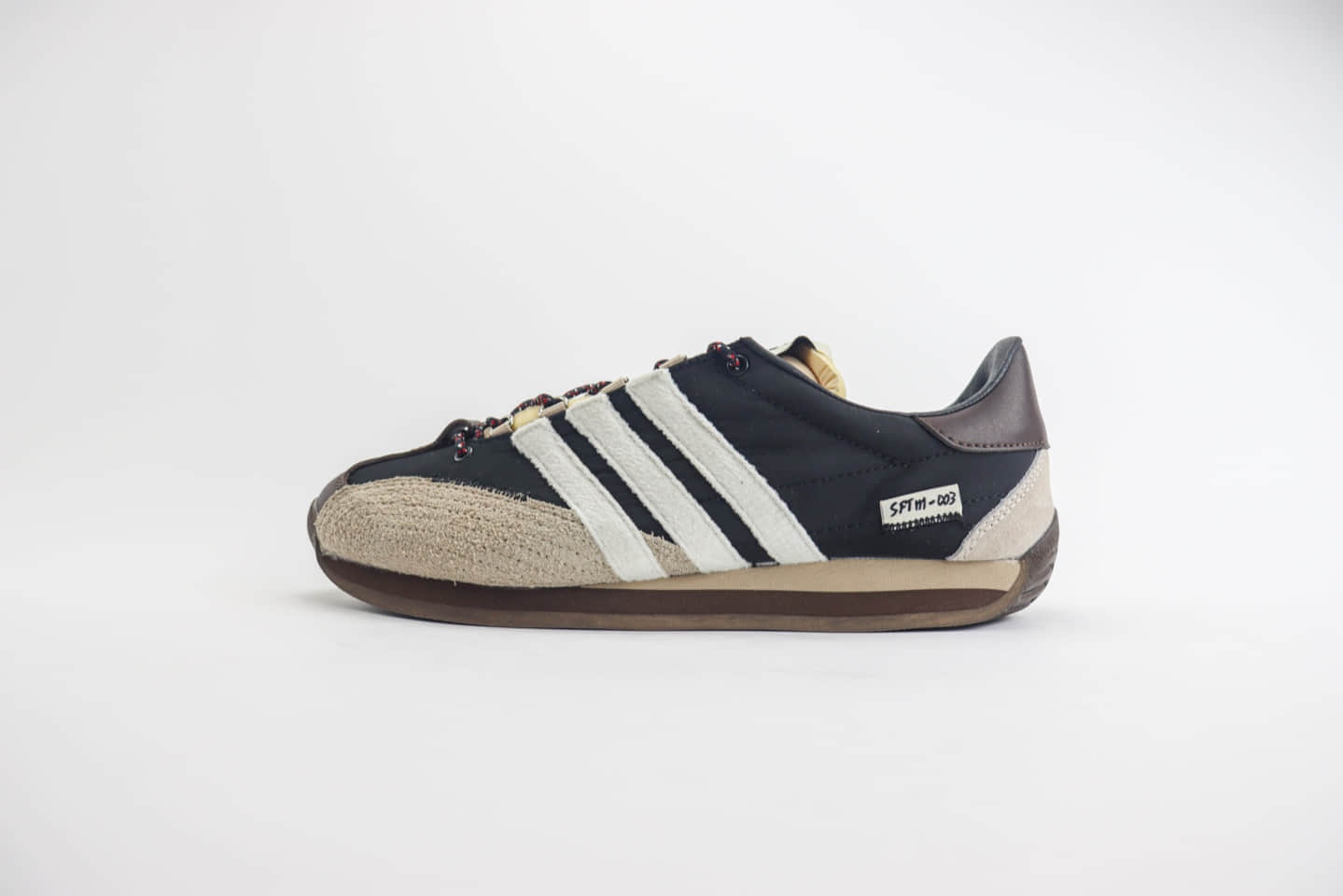 阿迪达斯SONG FOR THE MUTE x adidas originals Shadow turf纯原版本SMTF联名三叶草黑棕色复古板鞋 莆田阿迪达斯货源 货号:ID3546