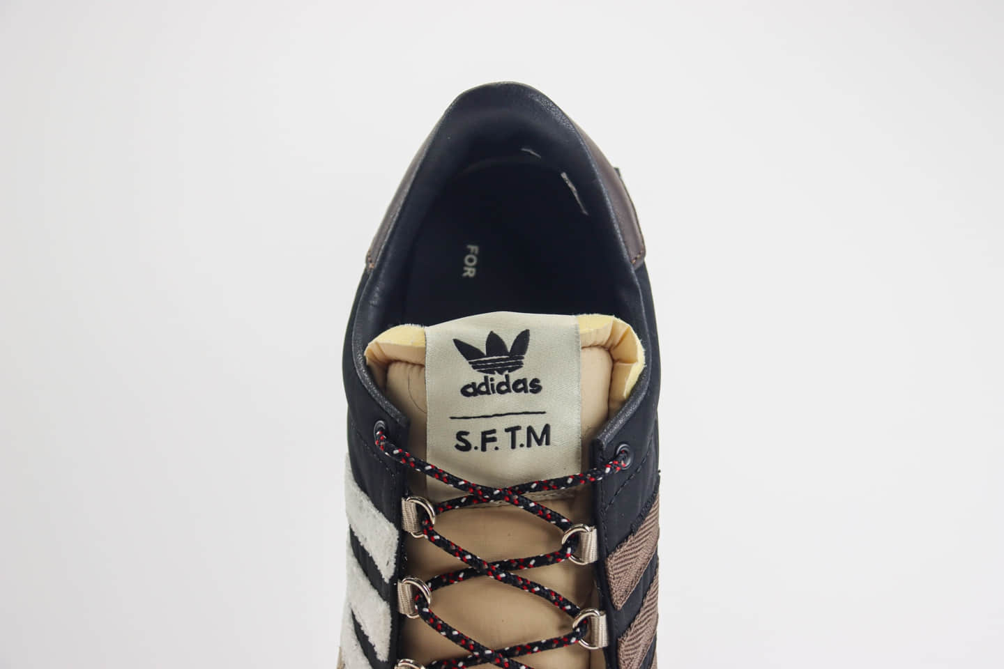 阿迪达斯SONG FOR THE MUTE x adidas originals Shadow turf纯原版本SMTF联名三叶草黑棕色复古板鞋 莆田阿迪达斯货源 货号:ID3546