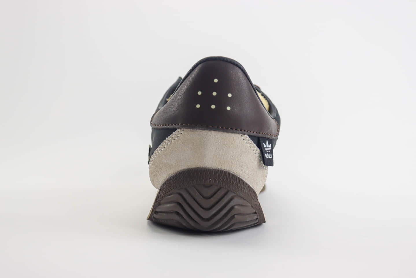 阿迪达斯SONG FOR THE MUTE x adidas originals Shadow turf纯原版本SMTF联名三叶草黑棕色复古板鞋 莆田阿迪达斯货源 货号:ID3546