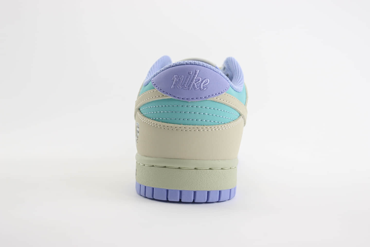 耐克Nike SB Dunk Low纯原版本低帮SB Dunk保时捷米紫色赛车印花板鞋 莆田耐克货源 货号:MU0232-363