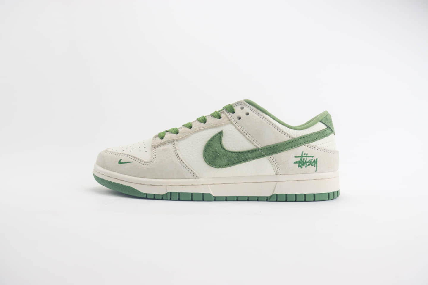 耐克Stussy x Nike Dunk Low纯原版本斯图西联名Dunk白灰绿猪八革板鞋 莆田耐克代理 货号：DQ1098-340