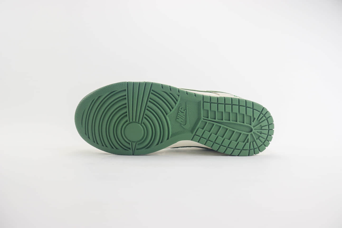 耐克Stussy x Nike Dunk Low纯原版本斯图西联名Dunk白灰绿猪八革板鞋 莆田耐克代理 货号：DQ1098-340