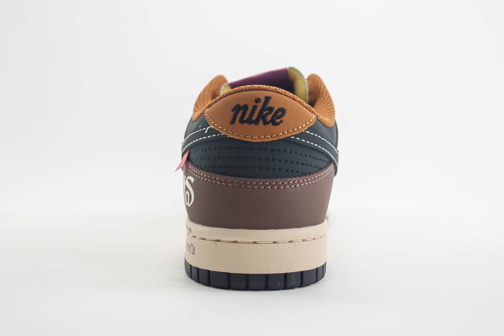 耐克Nike Dunk Low纯原版本低帮Dunk米棕色板鞋 莆田天花板Dunk 货号：MU0232-370