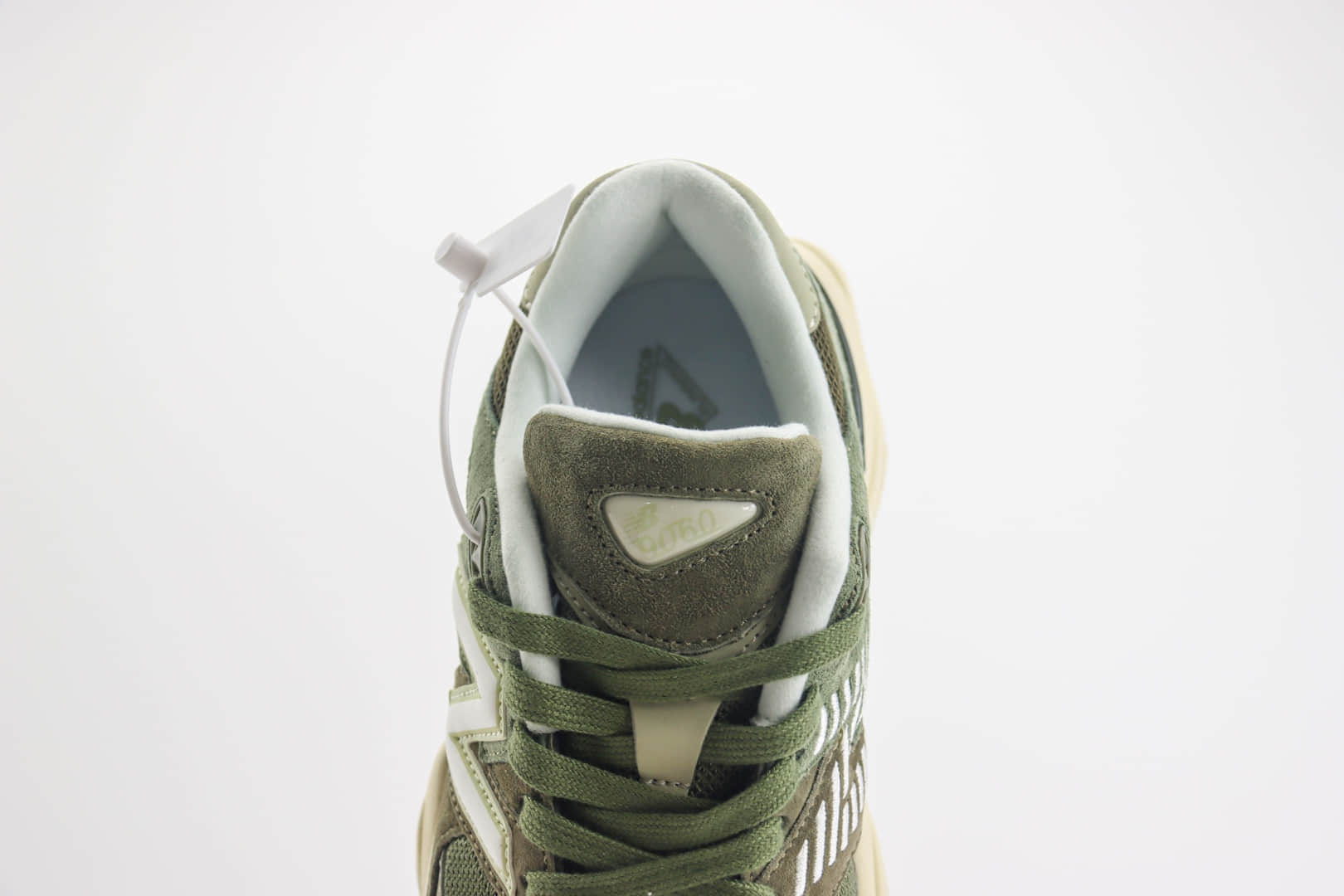 新百伦New Balance 9060纯原版本NB9060苔绿色慢跑鞋 莆田鞋代理 货号：U9060JG0