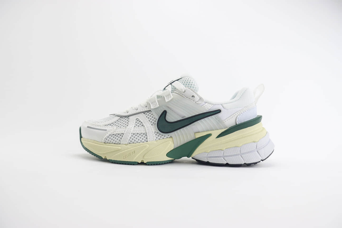 耐克Nike V2K Runtekk Run纯原版本V2K白绿色复古跑鞋 莆田耐克货源 货号:FD0736-101