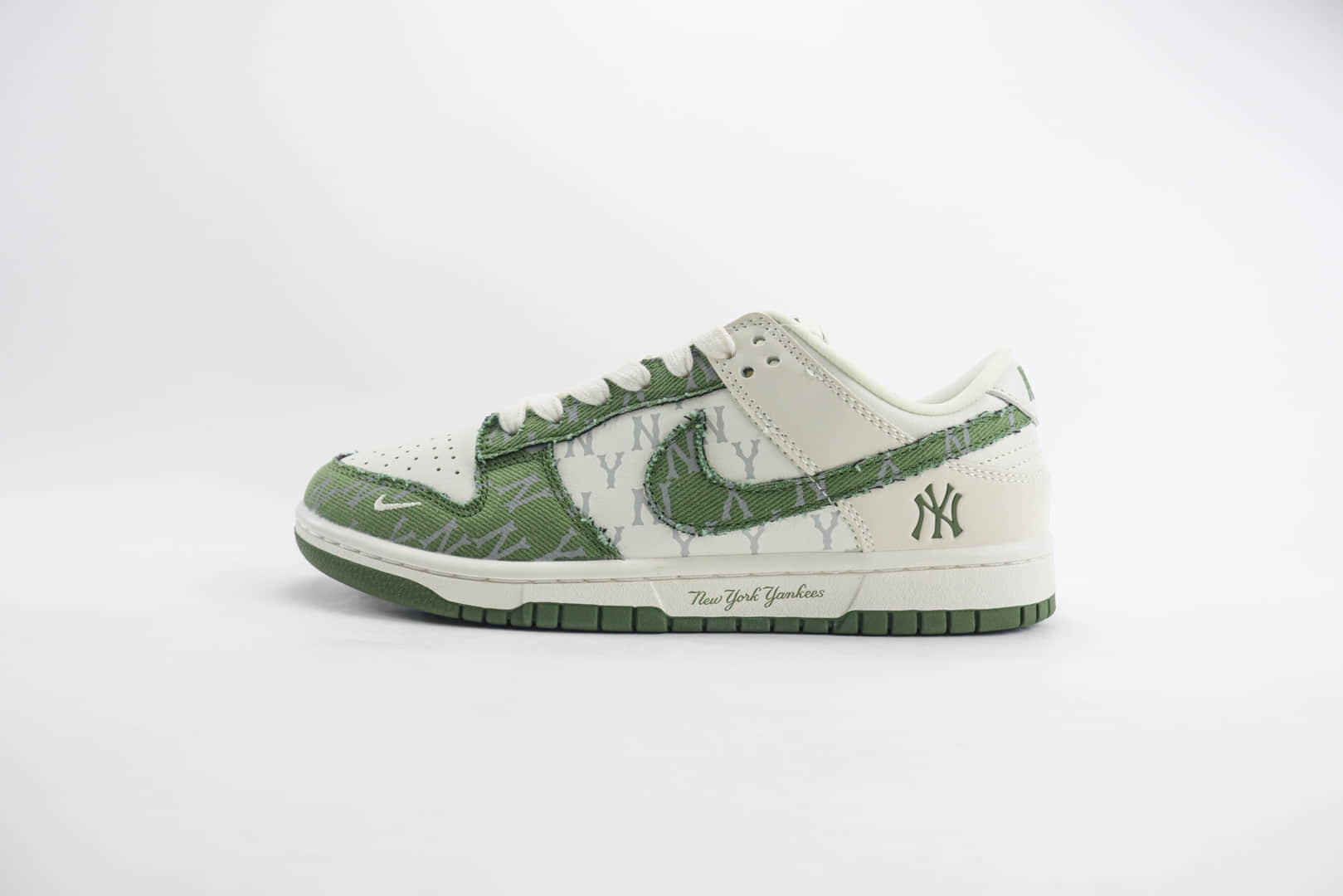 耐克MLB x Nike SB Dunk Low纯原版本低帮SB Dunk米白绿MLB联名板鞋 莆田耐克代理 货号：DQ1098-345