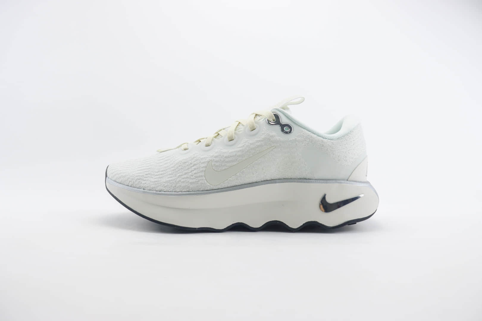 耐克Nike Motiva纯原版本白色马拉松波浪鞋 莆田耐克货源 货号：DV1238-103