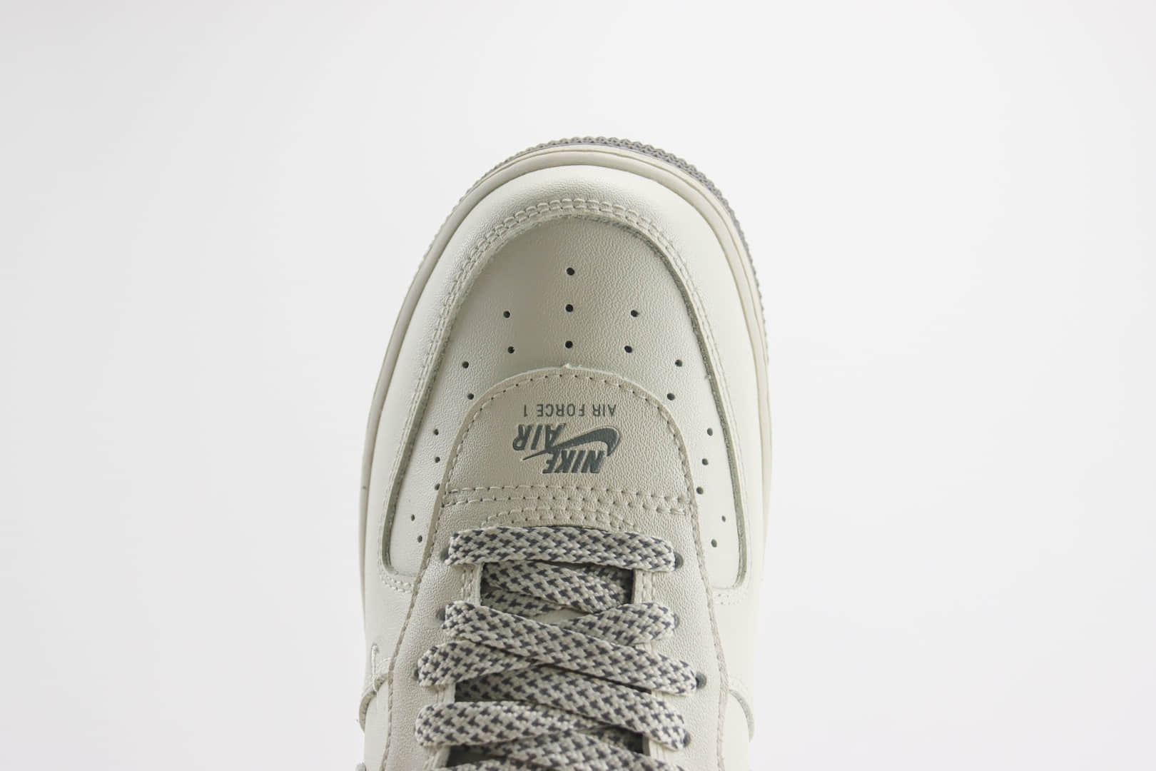 耐克Nike Air Force 1 Low纯原版本空军一号AF1白灰满天星板鞋 莆田耐克货源 货号：CJ1379-603