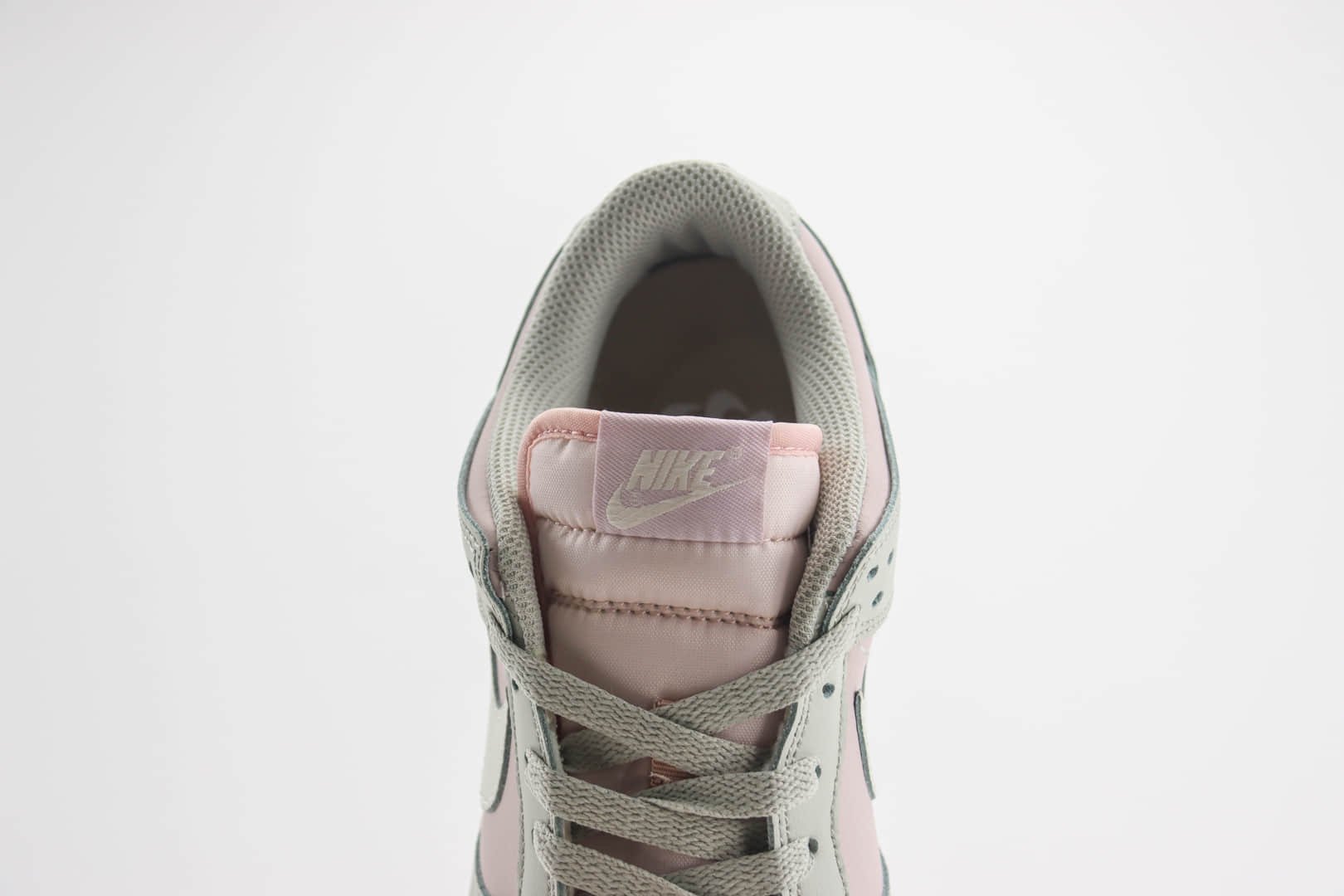 耐克Nike SB Dunk Low纯原版本低帮SB Dunk灰粉色滑板板鞋 莆田耐克工厂 货号：DD1873-001