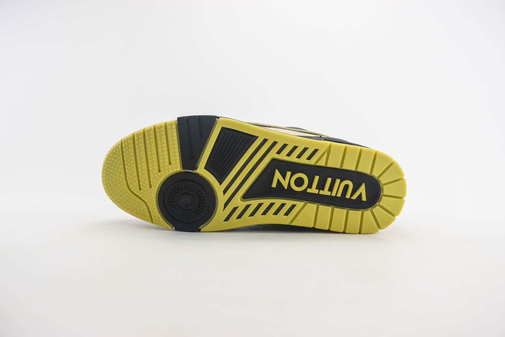 路易威登Louis Vuitton Trainer Sneaker Low纯原版本耐克联名姜黄黑篮球板鞋 莆田复刻鞋货源