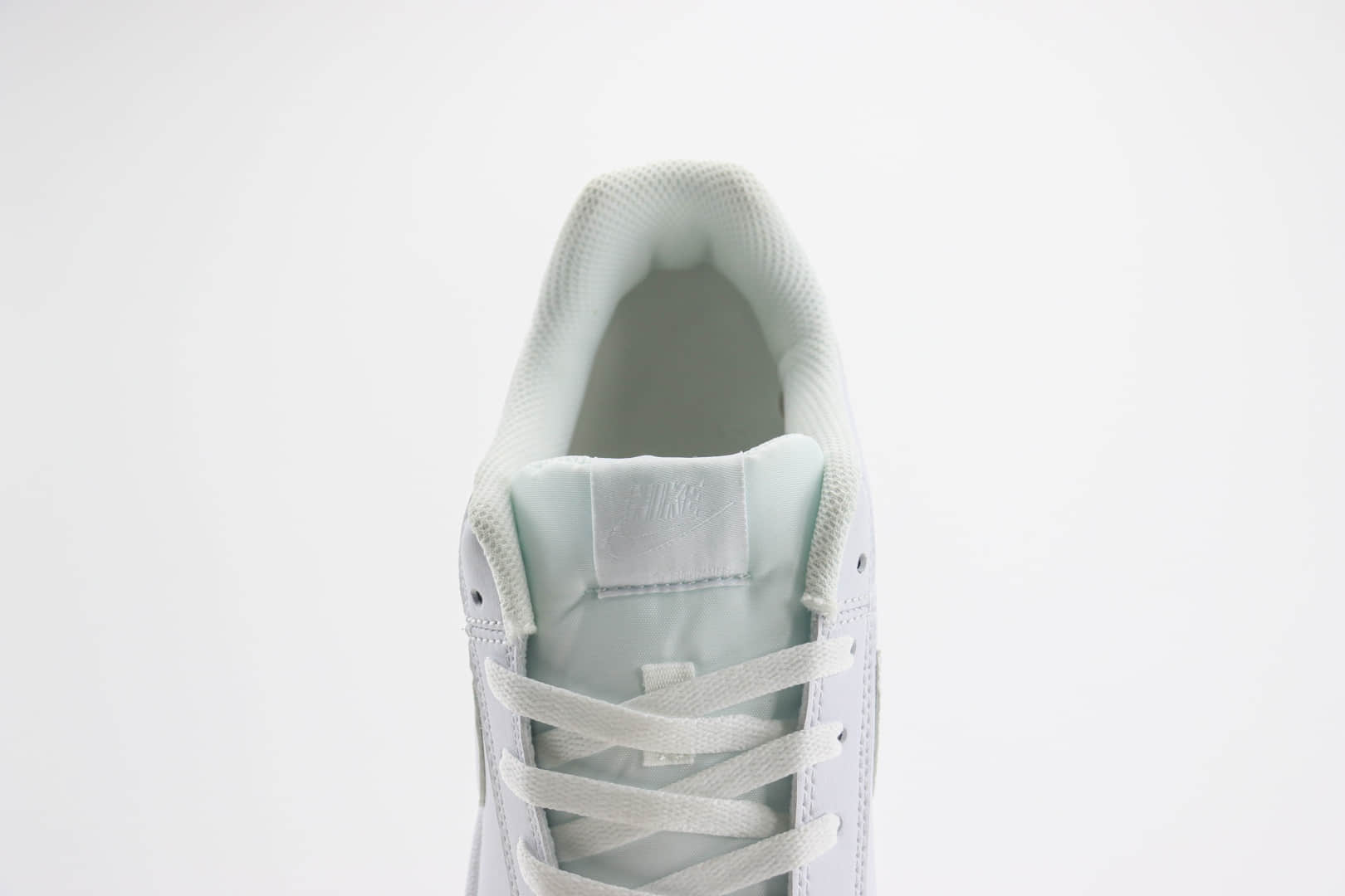 耐克Nike Court Royale纯原版本开拓者纯白低帮板鞋 莆田耐克货源 货号：749747-111