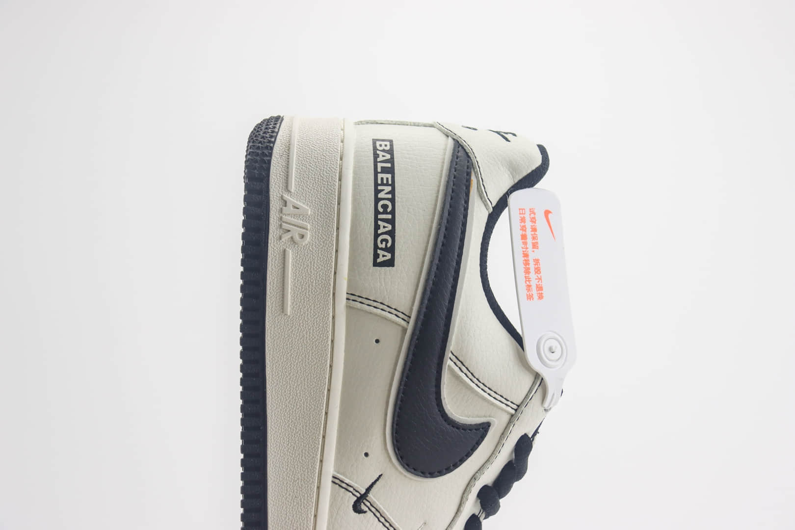 耐克BALENCIAGA x Nike Air Force 1'07 Low纯原版本巴黎世家联名空军一号AF1白黑色板鞋 莆田耐克工厂 货号:FR0538-090
