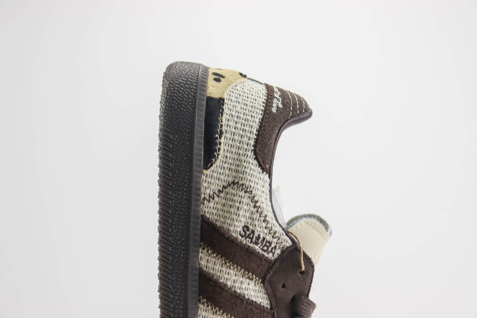 阿迪达斯Notitle x adidas Originals Samba纯原版本米棕色奶牛纹复古桑巴板鞋 莆田阿迪达斯工厂 货号：ID6024