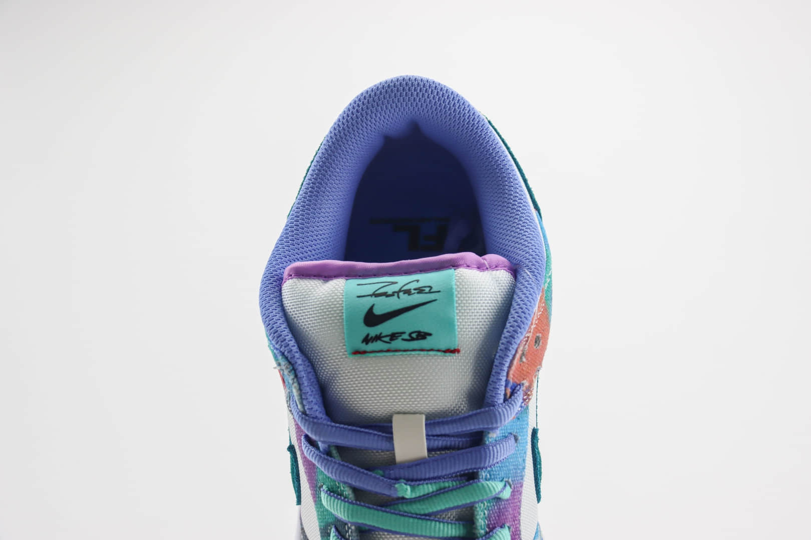 耐克Futura Laboratories x Nike SB Dunk Low纯原版本低帮SB Dunk白蓝扎染涂鸦板鞋 莆田耐克货源 货号:HF6061-400
